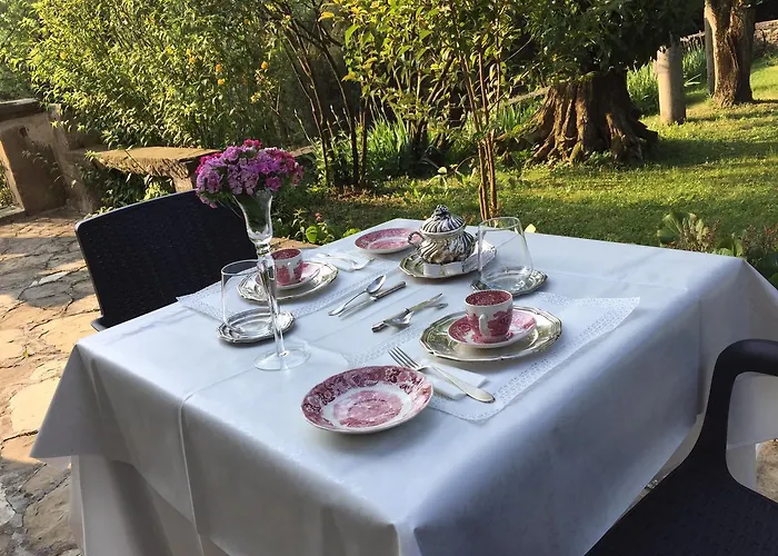 Il Castello Di Valverde 住宿加早餐酒店 2*