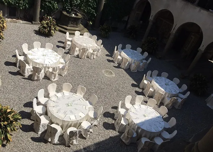 Il Castello Di Valverde 住宿加早餐酒店 2*
