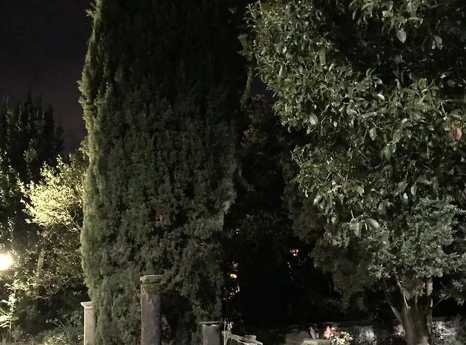 Il Castello Di Valverde 住宿加早餐酒店 2*