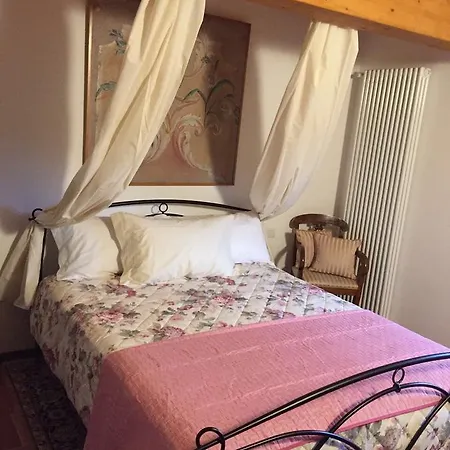 Il Castello Di Valverde 2*